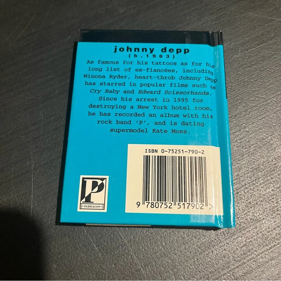 The Unofficial Johnny Depp Mini Book Parragon 1996 UK - Picture 2 of 5